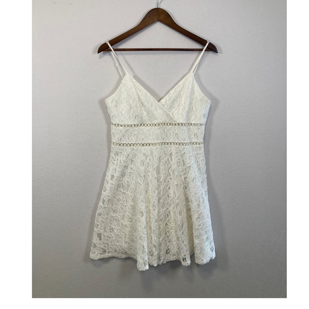 TRIXXI Clothing Company White Lace Overlay Spaghetti Strap V Neck Mini Dress‎ XL
